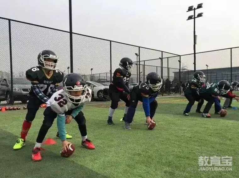 刻苦训练篮球时如何避免受伤的建议_0